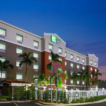 Holiday Inn Express & Suites Pembroke Pines-Sheridan St By Ihg Luaran gambar