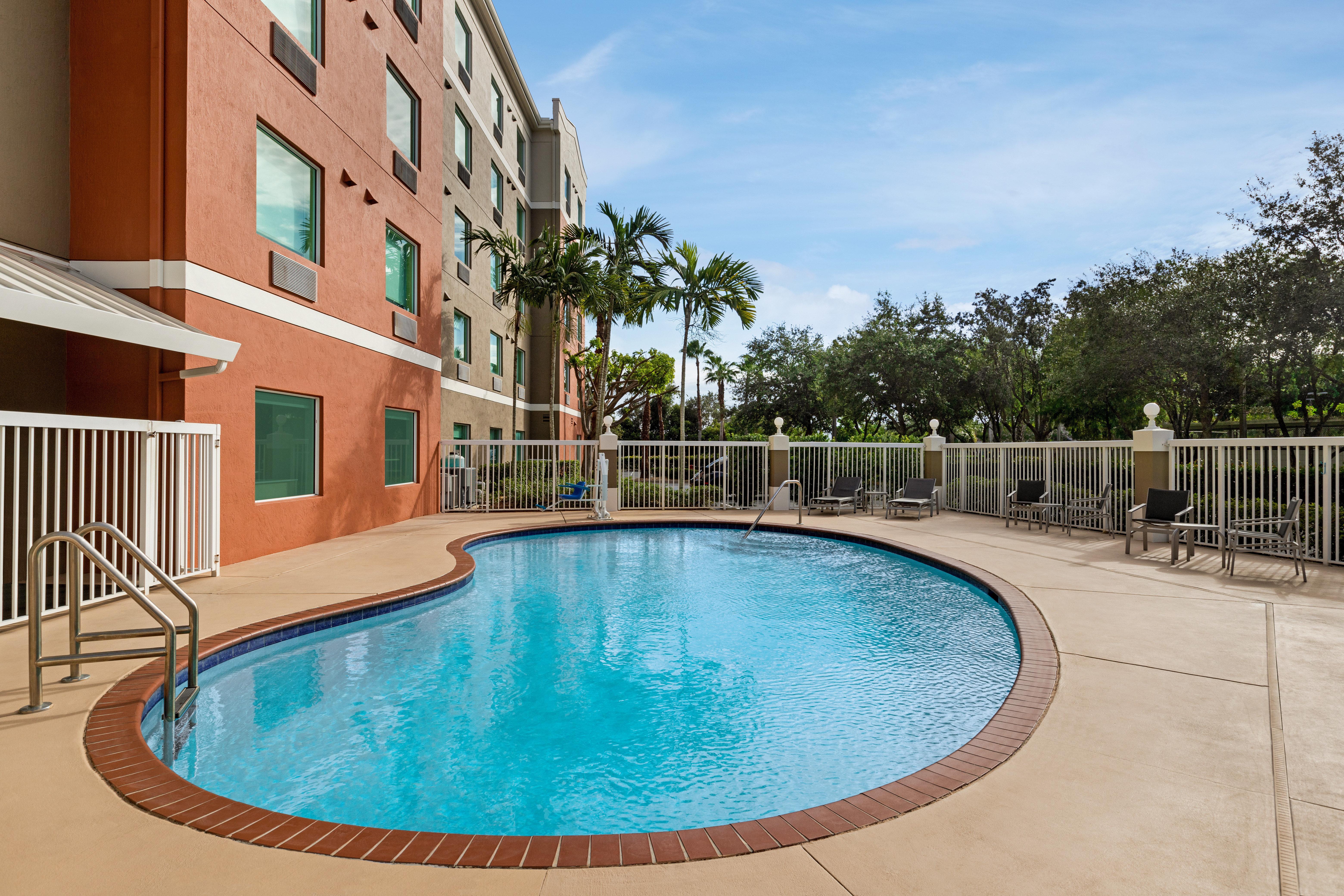 Holiday Inn Express & Suites Pembroke Pines-Sheridan St By Ihg Luaran gambar